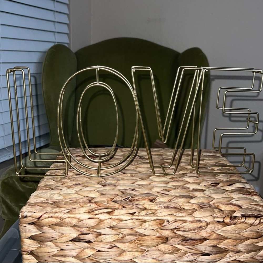 Gold Wire LOVE Sign